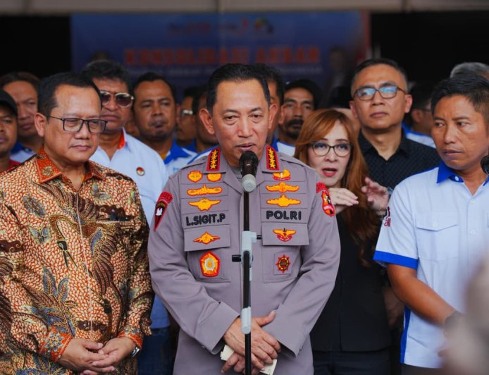 Kapolri ke Pengusaha: Jadikan Buruh Aset, Mitra, dan Keluarga Perusahaan